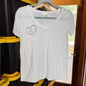 Fetch & Co White V-Neck T-Shirt Heart Graphic Peace Be Mine Size XS Oversized